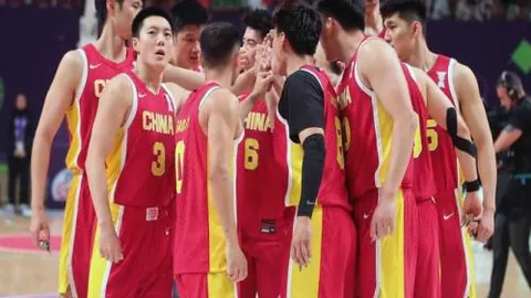 东契奇加盟四大防守悍将，芬尼史密斯等联手展现铁血防守